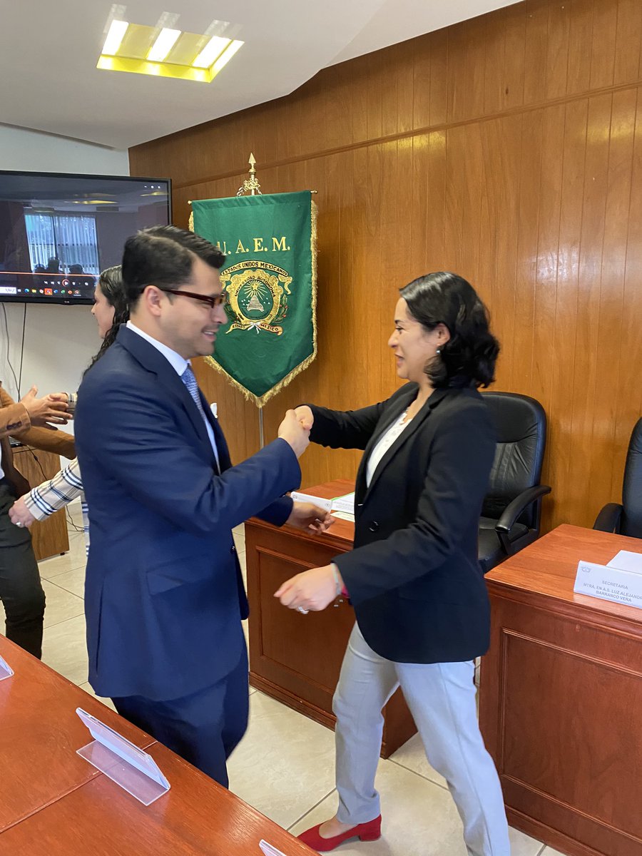 ArqJAC's tweet photo. Tenia tiempo en no subir nada porque la actitud de la red estaba muy polarizada pero ayer nació el bebé de mi hijo mayor y hoy mi hijo menor se título en su segunda carrera con los máximos honores, muchos entenderán como me siento. https://t.co/XDy6yp4PeY