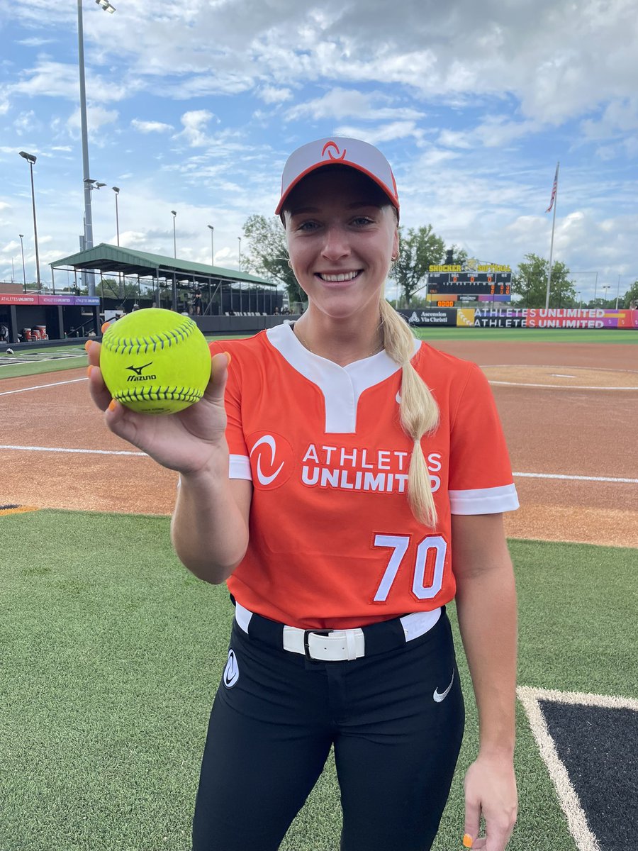 AUSL (@theauslofficial) on Twitter photo feeling generous before today’s doubleheader 🤪
retweet for a chance to win a softball autographed by <a href="/KarliSpaid/">Karli Spaid</a> presented by <a href="/MizunoFPitchNA/">Mizuno Fastpitch USA</a> 🙌
#AUProSB x <a href="/MizunoFPitchNA/">Mizuno Fastpitch USA</a> feeling generous before today’s doubleheader 🤪
retweet for a chance to win a softball autographed by <a href="/KarliSpaid/">Karli Spaid</a> presented by <a href="/MizunoFPitchNA/">Mizuno Fastpitch USA</a> 🙌
#AUProSB x <a href="/MizunoFPitchNA/">Mizuno Fastpitch USA</a>