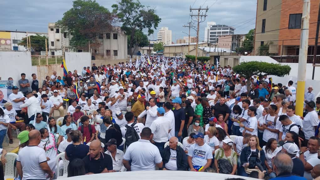 ADOrganizacion_'s tweet photo. #19JUNIO | Desde Maracaibo estado #Zulia, @ADemocratica levanta su entusiasmo y compromiso por una Venezuela libre y de los venezolanos. ¡Con @EdmundoGU!🇻🇪 https://t.co/CgdL3fT2qi