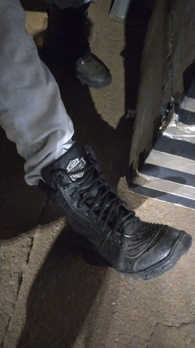 E esse fragante  top.
Pedi ao motoqueiro para tirar foto e ele deixou