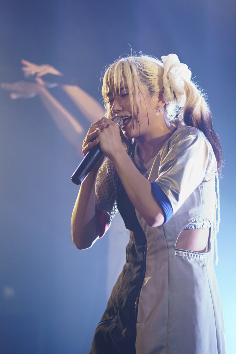 tom_91665's tweet image. #1ミリでも
モノクロの日々に色を混ぜて 
見たことない景色に染めて

まさにアツいものを求めていた時にPIGGSに初参戦し、後方からメンバーとぶーちゃんズのペンラの共演を観て熱量に感動した時の私😭今なお更新中🤙🏻🤙🏻

写真はちょっと意味合い違うけどパッと色づいたイメージ

#BBS4 大阪　 #PIGGS