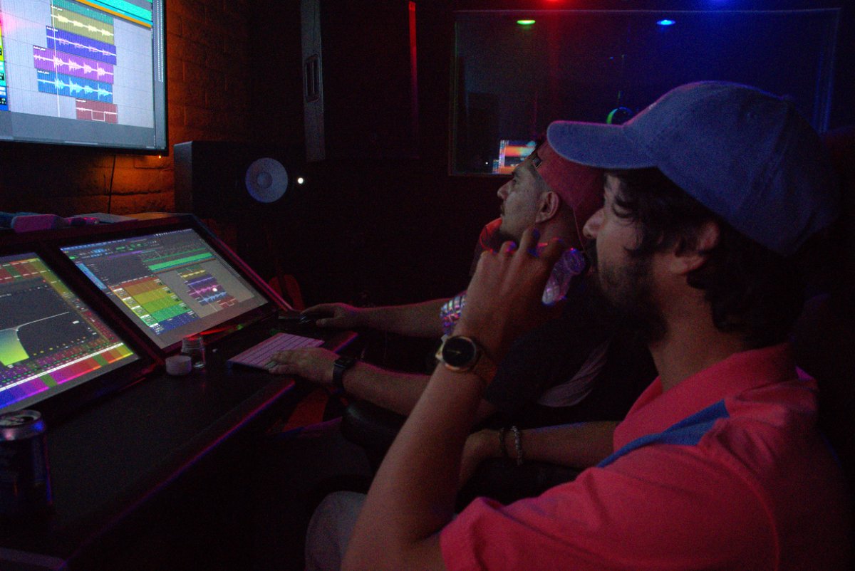 itsthetrees's tweet image. Elevate your sound  in our creative studio🎶🎤 Claim your studio time now⬆️

#producerlife #createwithus #musician  #musicproducers  #localmusic  #hiphopmusic  #rapmusic  #musicstudio  #musicindustry  #musicartist