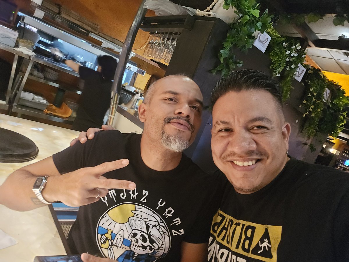 L0verf22's tweet photo. Gratos momentos con la leyenda @peraltoofficial #Web3 #web3gaming #CryptoFamily #Web3forLife https://t.co/YdPvSr1qpp