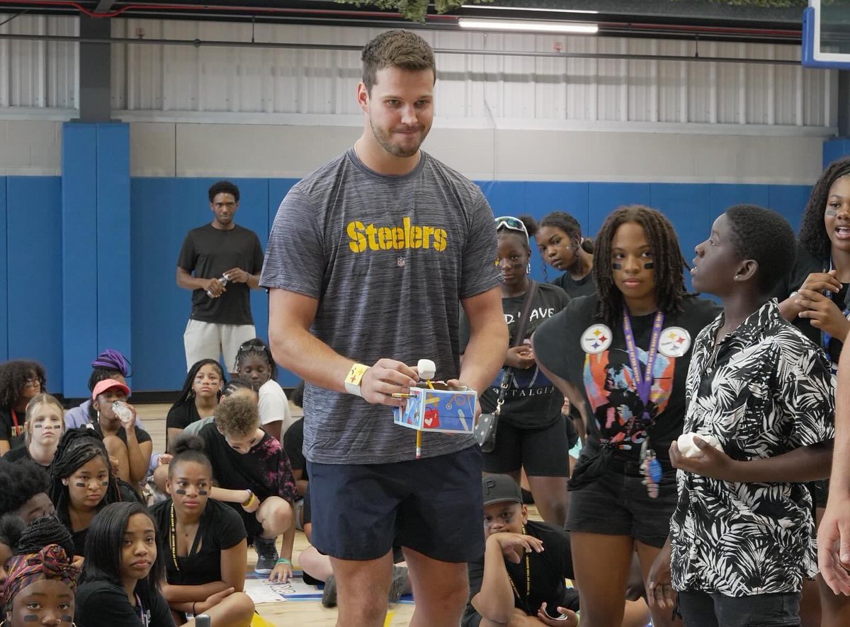 BestoftheBatch's tweet image. Thank you to the @steelers for helping our campers build catapults for STEAM Week! The campers were so excited to meet the 2024 Steelers rookies! The Steelers Bandits won the catapult challenge!

#CampBatch #Bootcamp #SummerCamp #BestoftheBatch #Clubhouse #WeReady