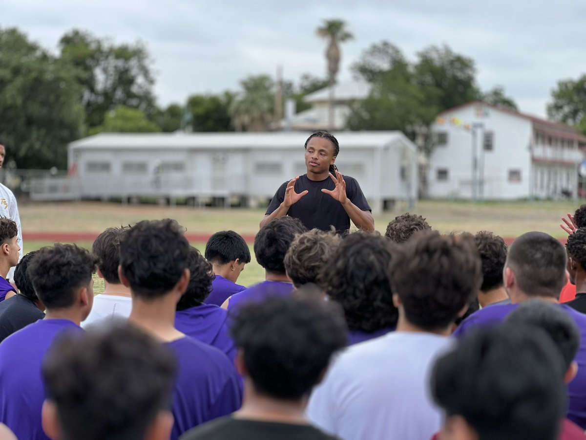 Brackenridge Football (@brackfball) on Twitter photo Shout it to <a href="/chief_vii/">Ramon Richards</a> for coming out to work with our guys this morning! Appreciate you taking time to give back to your <a href="/SAISDBrackHS/">Brackenridge HS, SAISD</a> community! Shout it to <a href="/chief_vii/">Ramon Richards</a> for coming out to work with our guys this morning! Appreciate you taking time to give back to your <a href="/SAISDBrackHS/">Brackenridge HS, SAISD</a> community!