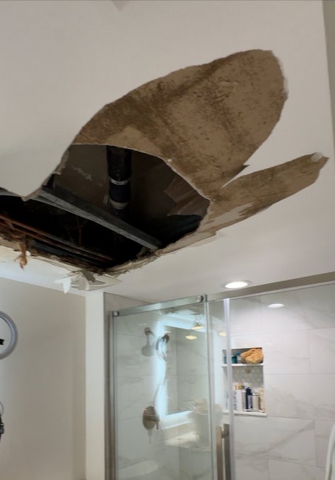 So today my office bathroom ceiling caved in, a pipe burst! 🤪 Yes, I was in there when it happened. Fun<a href="/tag/gopherhockey"class="tags"><span>#gopherhockey</span></a><a href="/tag/skiumah"class="tags"><span>#skiumah</span></a>