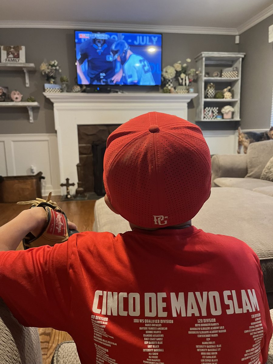 EDETIGERS's tweet photo. Watching live! Thank you, Mr. Edwards, for your service to this country. An extra reason to watch the Yankees! #OneDover #SupportTheTeam https://t.co/VkSyvhR3Fg