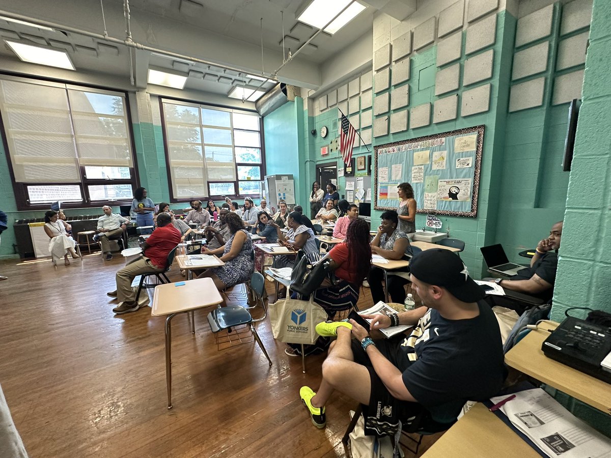 DrF_Hernandez's tweet photo. Honoring our history by preparing the a legacy for the present & future! Our 1st annual MBK Summit focused on reflection, inspiration, & innovation. In Milestone 2, we addressed strengths, challenges, & opportunities to support grade level proficiency by 3rd grade! #MBKALLDAY! https://t.co/0Bqmb5OgEg