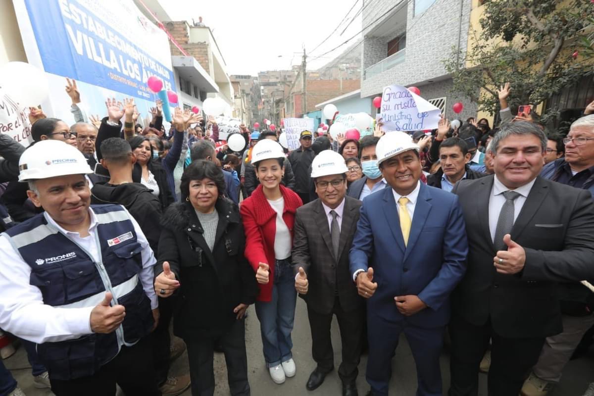cvasquezsanchez's tweet photo. ¡#Salud para el #Rímac!🏥🤝🇵🇪
Con una inversión de s/13 millones, iniciamos la construcción del centro de salud Villa Los Ángeles, que beneficiará a más de 10 mil vecinos de la zona y sumaremos una nueva ambulancia.

✅ Con el #PlanMil tenemos 1 329 proyectos priorizados! https://t.co/t7zzGEEnSf