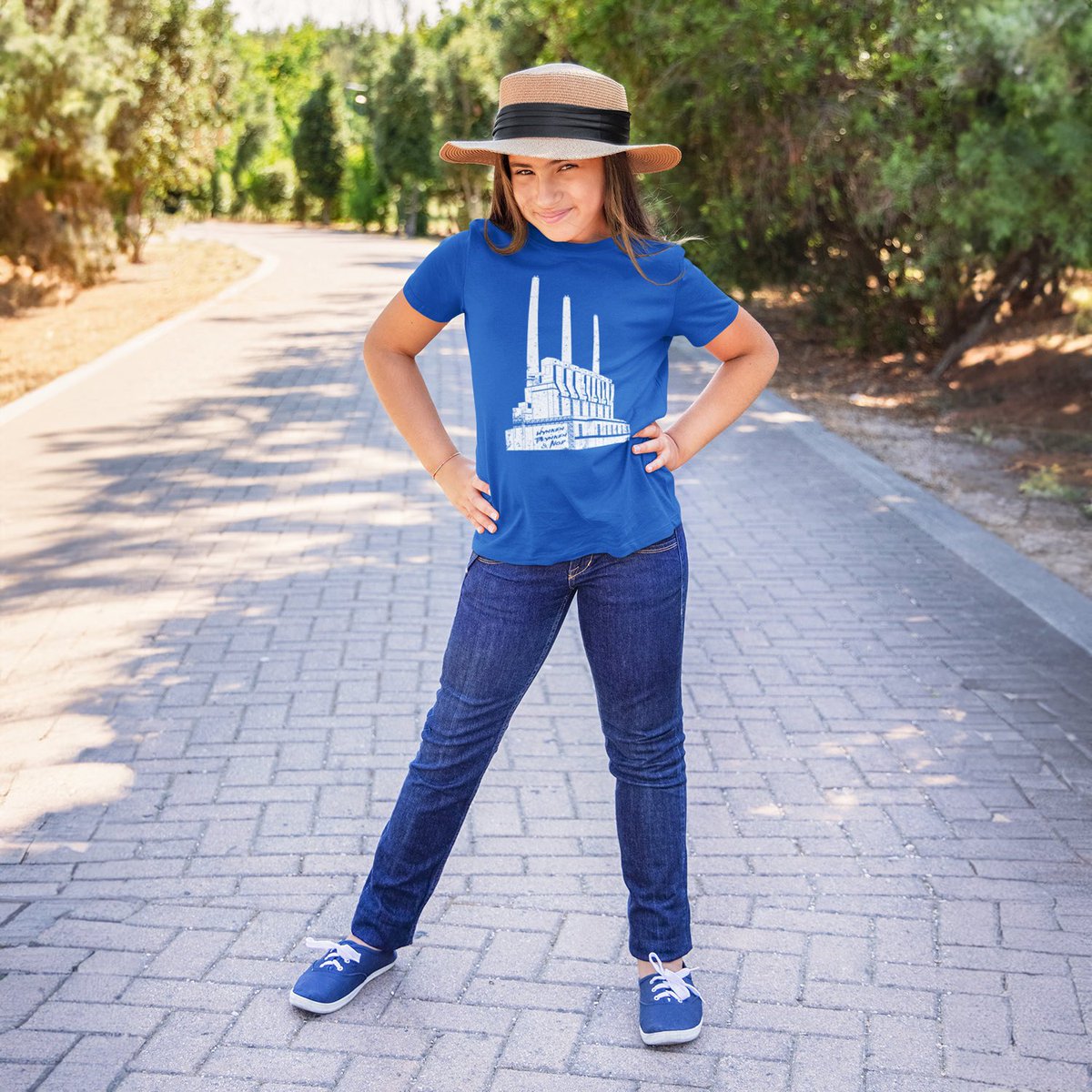 Our popular kids’ tees now come in stunning blue and purple, featuring the iconic Lansing smokestacks design. Perfect for little fans of Lansing’s rich history and industrial charm! #lovelansing #michigangiftshop