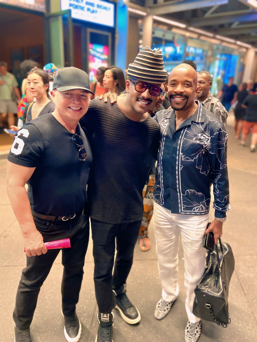 JeromeBrooksJr's tweet photo. Saw #HOME on #Broadway via #RoundaboutTheatre @roundaboutnyc w/ #ToryKittles @ToryKittles
#BrittanyInge @brittany__inge #StoriAyers @StoriAyers Dir #KennyLeon @iamKENNYLEON I met #JordanECooper @JordanECooper_ in person-the youngest Black American Playwright nominated 4a #Tony https://t.co/0oGaQaaNBl