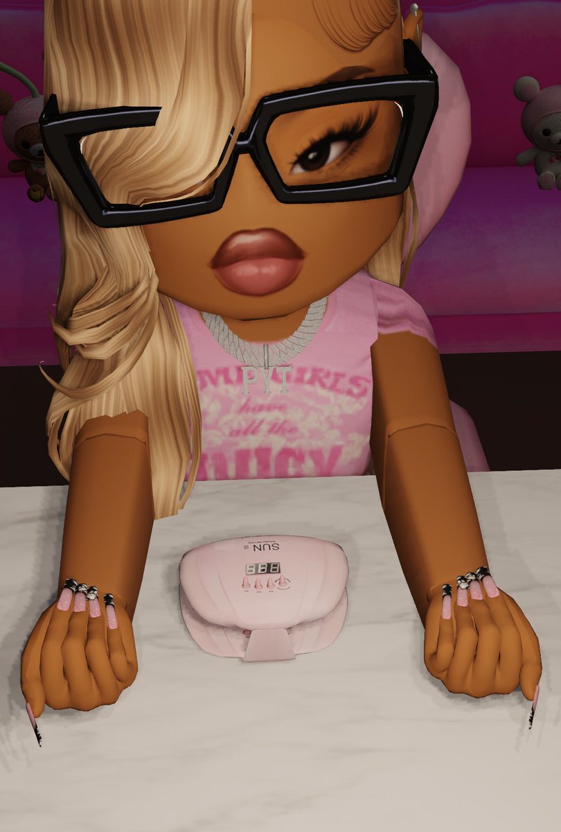 Chanel tweet media