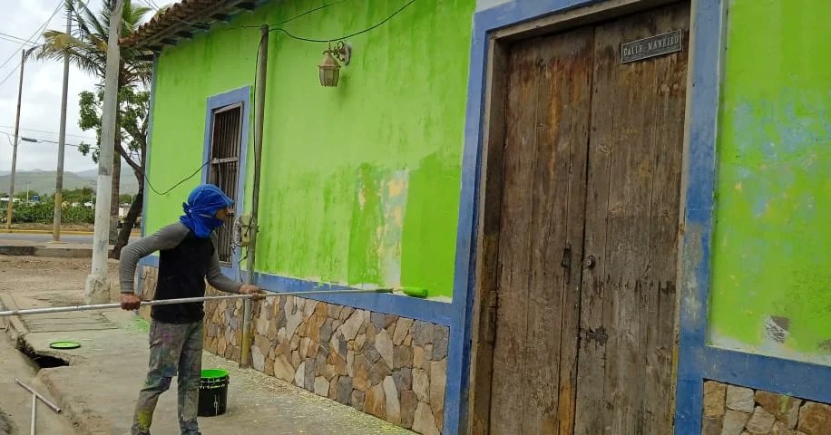GMBNBT_NE's tweet photo. #19Jun24
Estamos realizando un abordaje de recuperación y rehabilitación en la comunidad del Parque Bicentenario #Marcano dentro del Plan Vitrina, para las mejoras en las areas recreacionales de los jóvenes de esta comunidad
#SomosTricolor7nets
#MppopNe
@NicolasMaduro https://t.co/I8CvNhzJmW