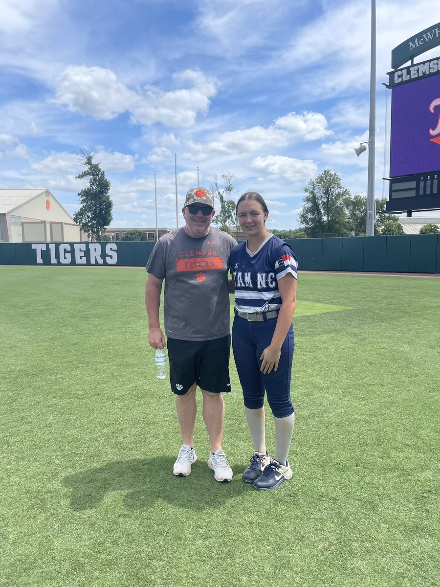 JackieKnol2027's tweet photo. It’s been a great past three days with @clemsonsoftball. Thank you once again  to the coaches and staff who organized this camp. 
@rittmanjohn @ClemsonCoachKJ @cbreault12 https://t.co/LSRuYJijtJ