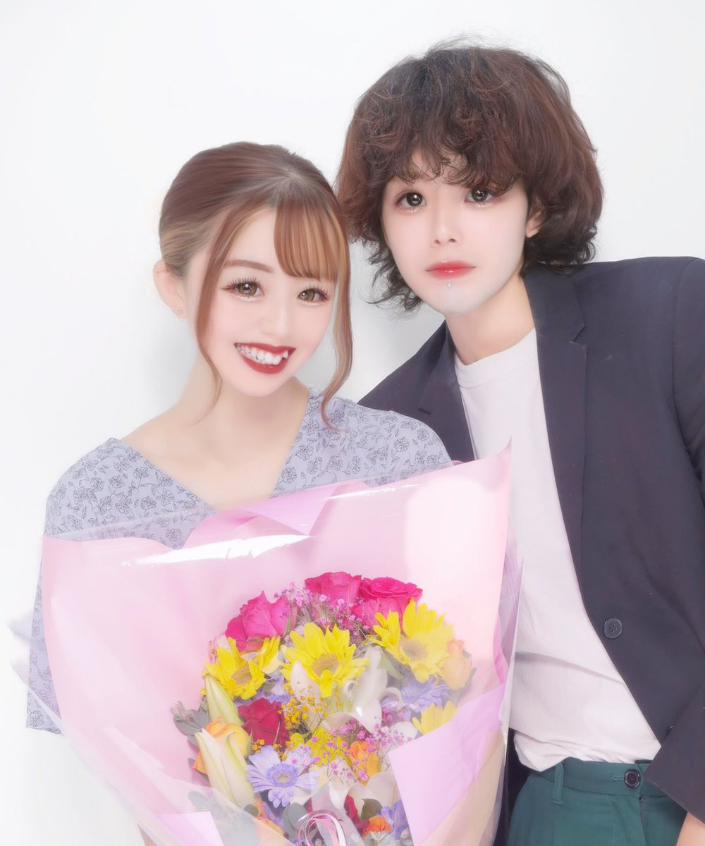 usagi_0810's tweet photo. まさか、たっぷるでこんないい人に巡り会えるとは思わんかったなあ。
タップルで結婚って本物でしたみなさんぜひタップルしてください^_^^_^^_^
一生忘れないプロポーズ🥺
苗字がかわるってゆう実感わかんし
なんなら23で結婚するなんて思ってもなかったです、かなり、いや、超幸せです
いつもありがと https://t.co/XvxKuK5dft