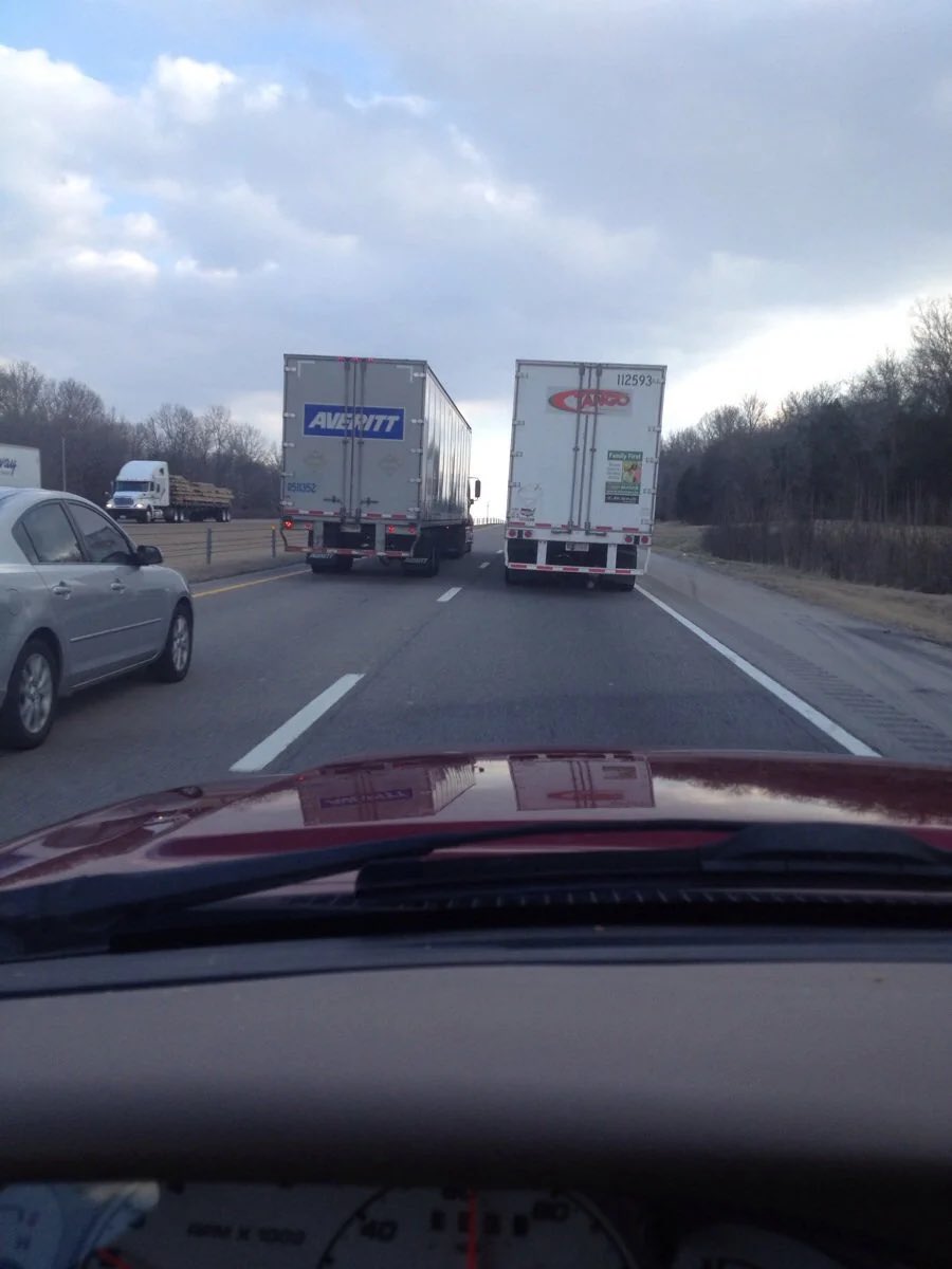 I have been sitting behind this bullshit for the past hour… starting to think these truck drivers are doing it in purpose.🤬