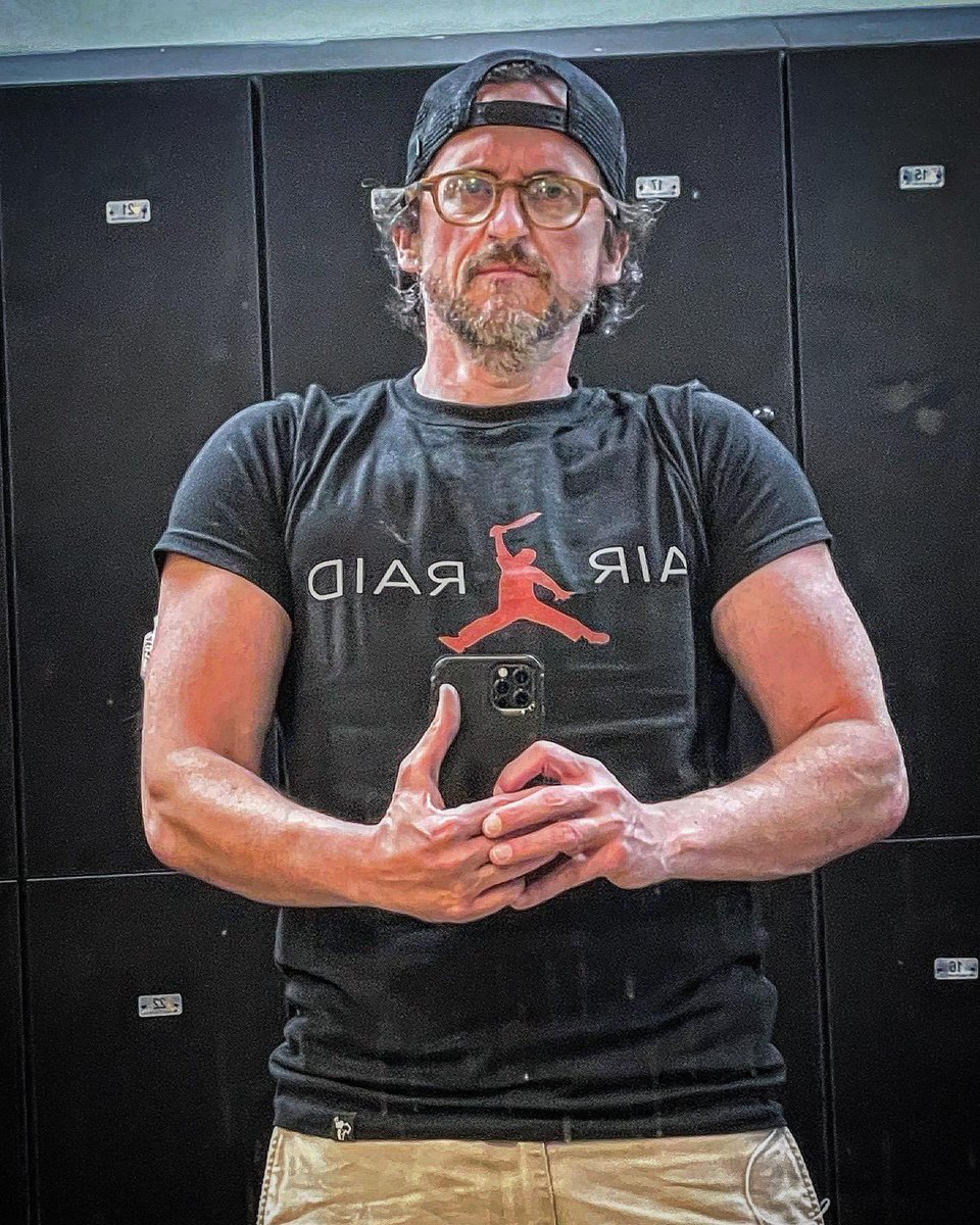 johncpacker's tweet image. It’s been awhile since I posted a gym selfie but I’m back at it! I’m even back to lifting the same amount of weight as I was when I was working out at the Sanderson Center when I was in college over 20 years ago! Thank you Trikafta! Now and always just keep livin 😎
#CFWarrior 💪
