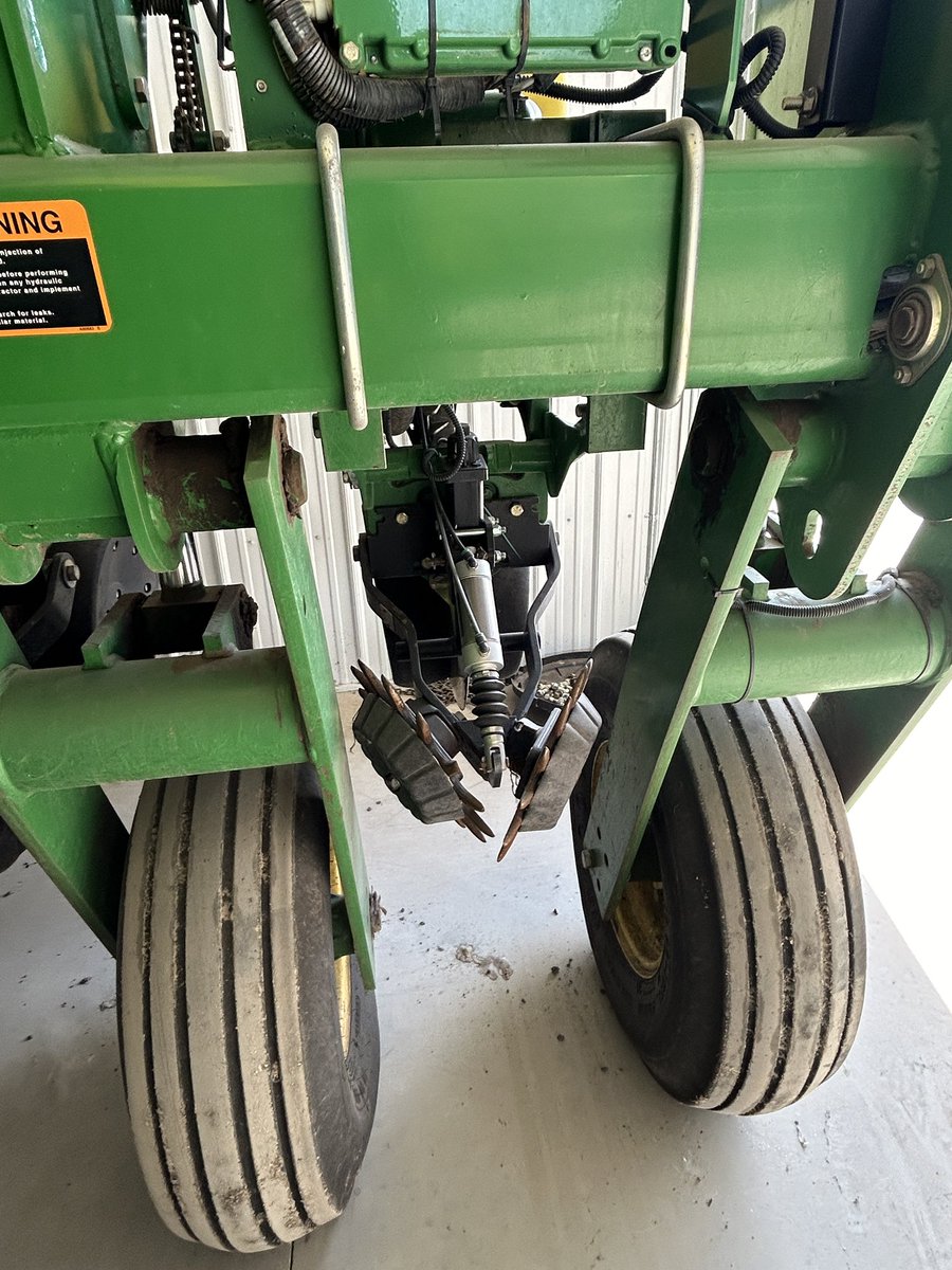 lewno_dennis's tweet photo. Anyone looking for a clean 16 row 1770 planter? I challenge you to find one nicer! The only thing I haven't worked on is the closing wheels! Everything else has been rebuilt! Come take a look, in Bath SD! https://t.co/yF4mmDa2Jd