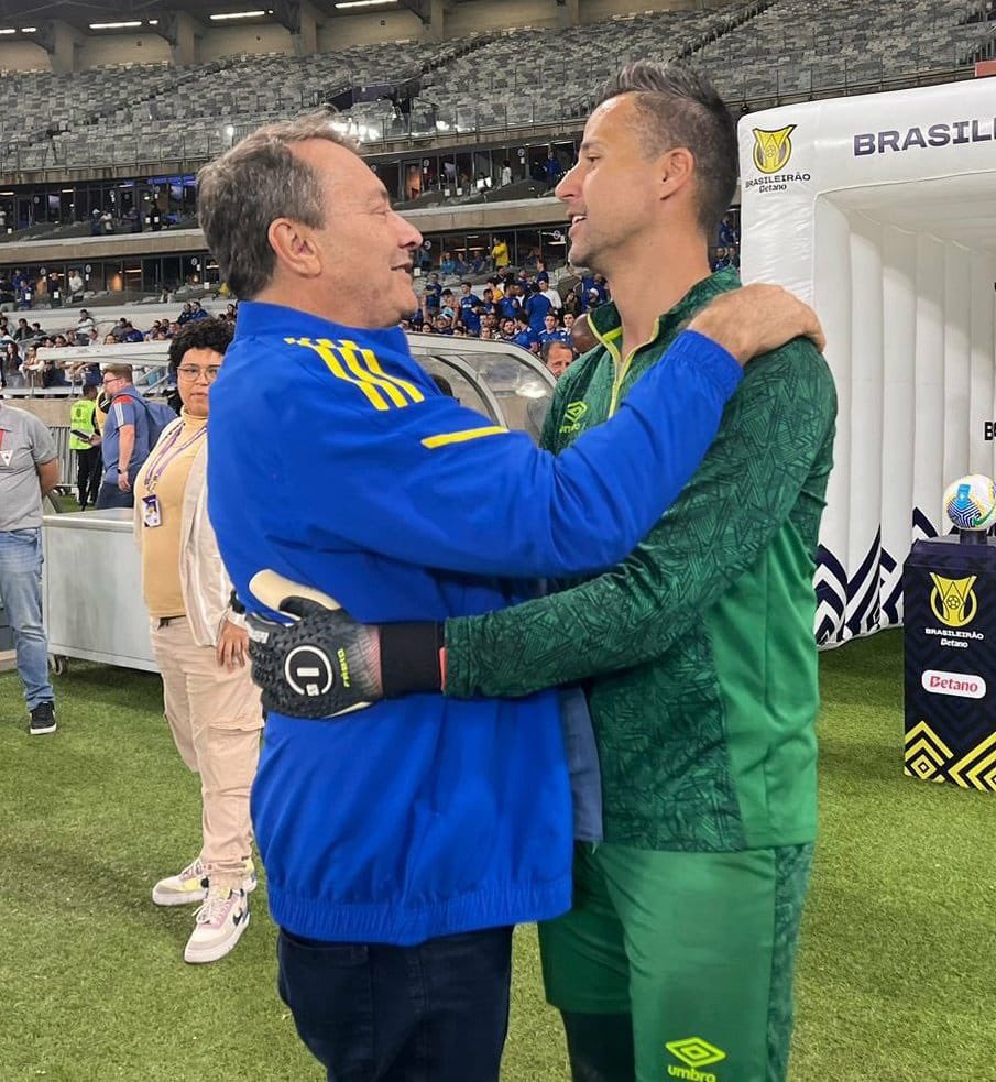 namore com alguém que te olhe igual o pedrinho olha pro fabio