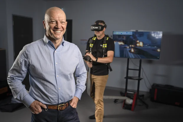 #Melbourne #tech co <a href="/FLAIM_Systems/">FLAIM Trainer</a> is boosting #firefighters amid the ongoing war with #Russia with the help of #virtualreality, donating the world's first multi-sensory #firefighter training device to the SES of #Ukraine.

via <a href="/swainey123/">sarah swain</a> for <a href="/9NewsAUS/">9News Australia</a>  9news.com.au/national/ukrai…
