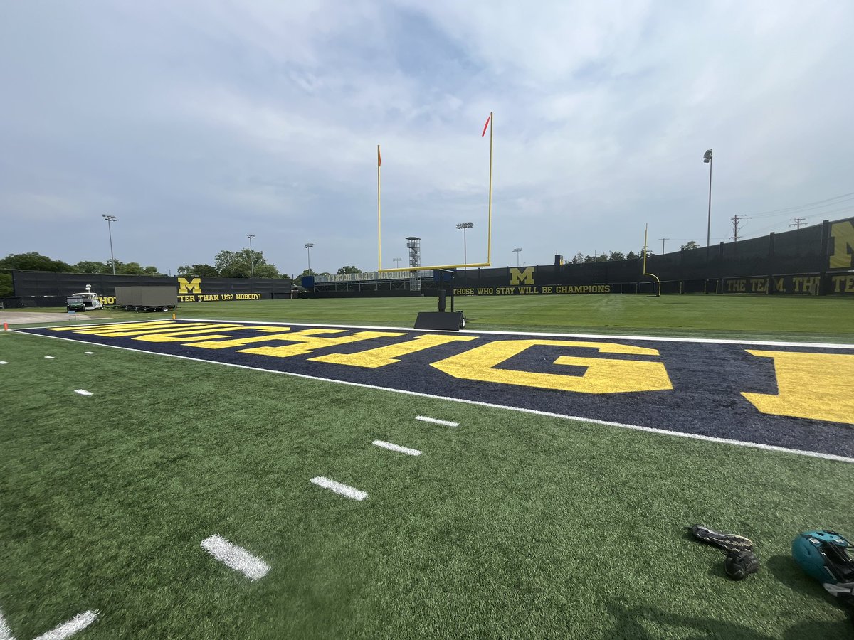 Brybry7444's tweet photo. Attended the big man camp at university of Michigan!!! https://t.co/ITtctJTamQ