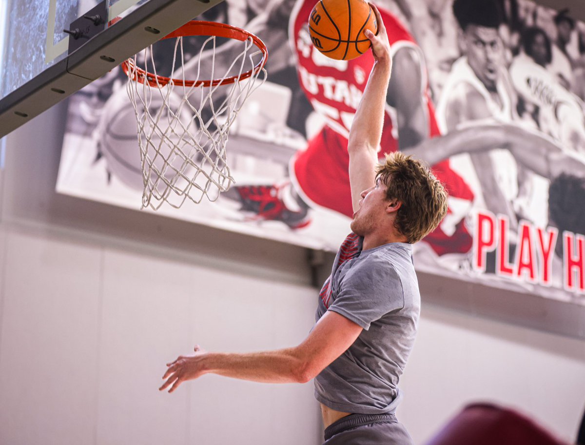 UtahMBB's tweet photo. Lab Work Wednesdays 🥽 https://t.co/WWrMVXXcGv