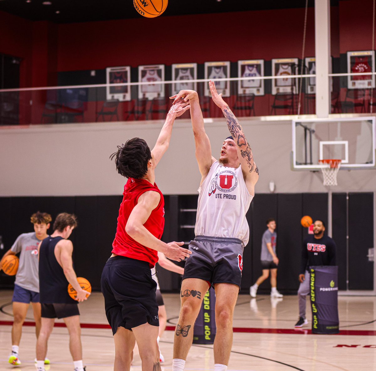 UtahMBB's tweet photo. Lab Work Wednesdays 🥽 https://t.co/WWrMVXXcGv