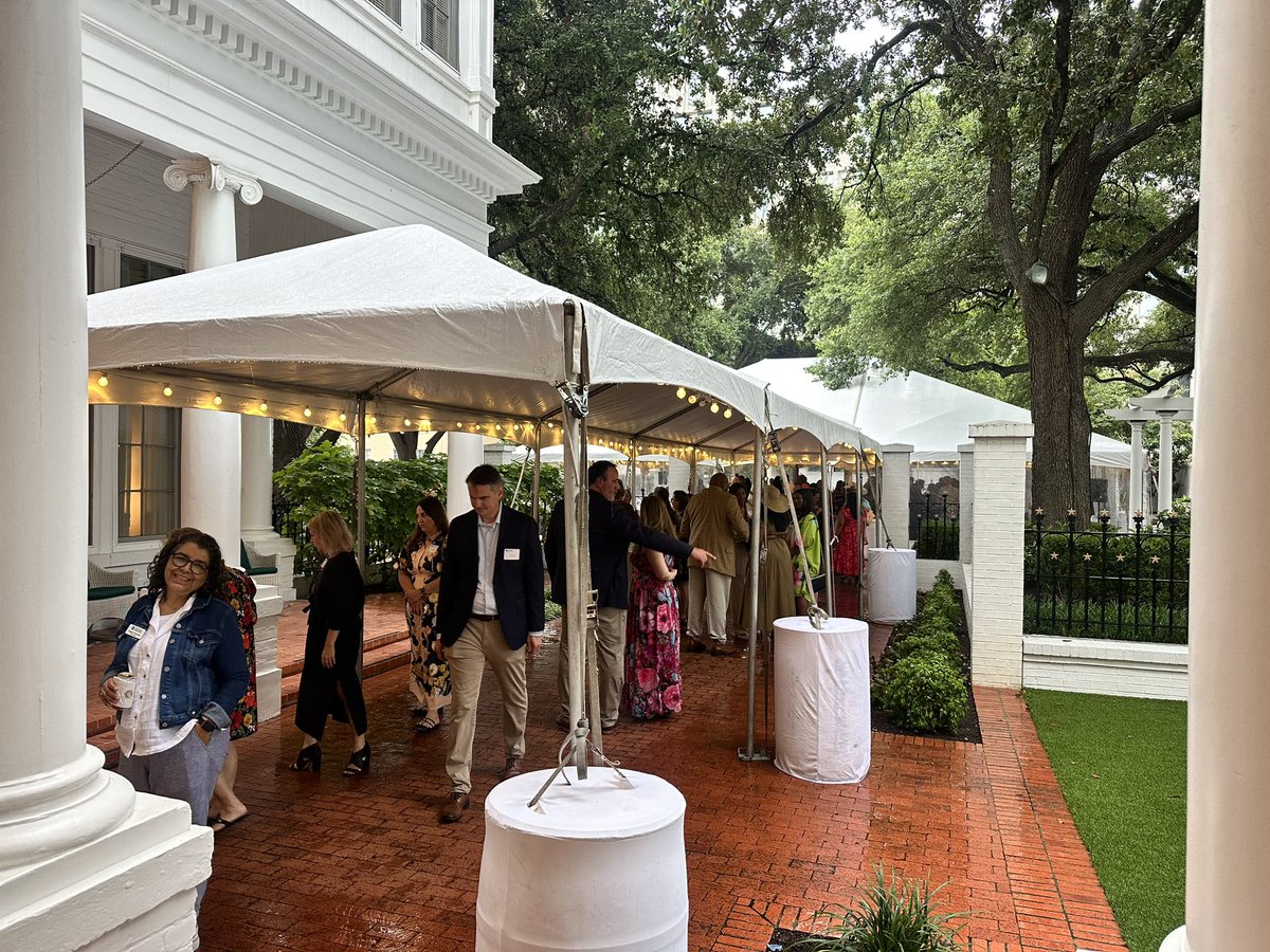 KSABeautiful's tweet photo. Attended the Keep Texas Beautiful Governor's Community Achievement Awards! 🏆 We're honored to celebrate the incredible efforts to keep our surroundings communities clean and green. 🌺 #KSAB #KeepTXBeautiful https://t.co/HpA2tOG5wP