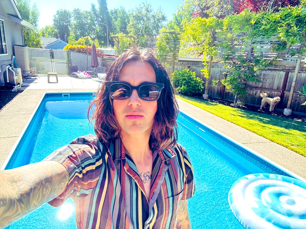 Kellinquinn tweet picture