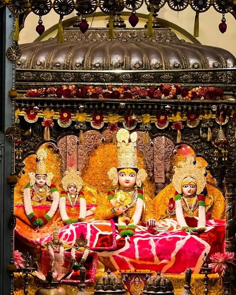 DrMohanYadav51's tweet photo. रामाय रामभद्राय रामचन्द्राय वेधसे ।
रघुनाथाय नाथाय सीताया�� पतये नमः ॥

श्री राम राजा सरकार की जय https://t.co/IVg0CV3rg9