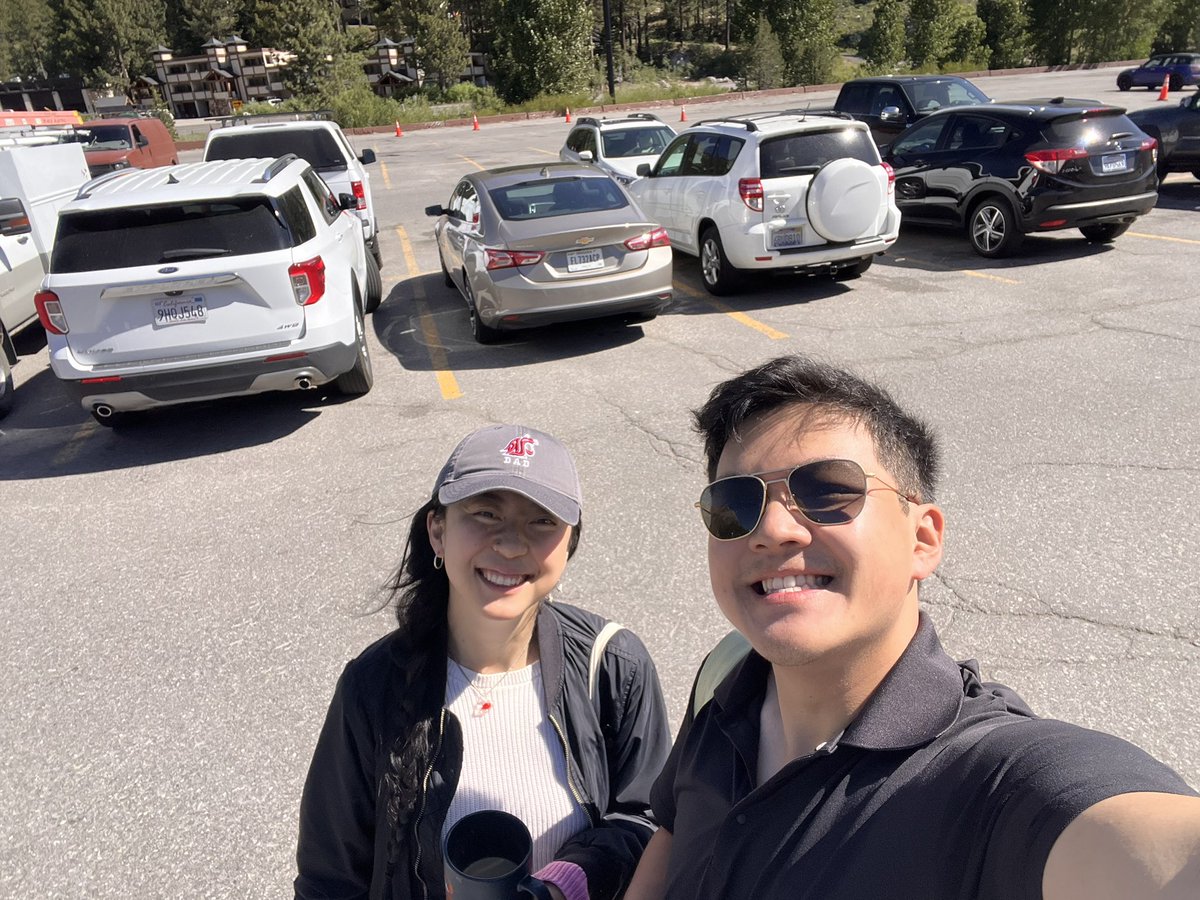 zhaovan8's tweet photo. @mooncasted and i take @commofwriters this week https://t.co/aFtfwB9O7G