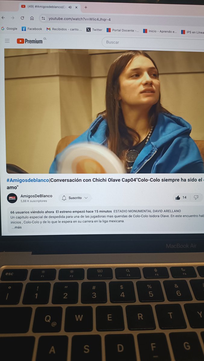 HuelladeC's tweet photo. Estamos en vivo en conversación junto a Chichi Olave 🥹🤟🏼 https://t.co/ABDUiyf8ct