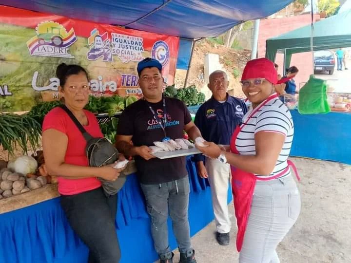 FundaproalO's tweet photo. Las Madres Elaboradoras ofrecieron un exquisito arepaso "Yolanda Salcedo", deleitando a todos los presentes con su exquisito sabor. 🏡
@nicolasmaduro
@MinAlimenVen
@lealtelleria
@MelendezPedro86
#Fundaproal #Bienestarsocial #Compromisosocial 🇻🇪🫶 https://t.co/LRAQjtngmH