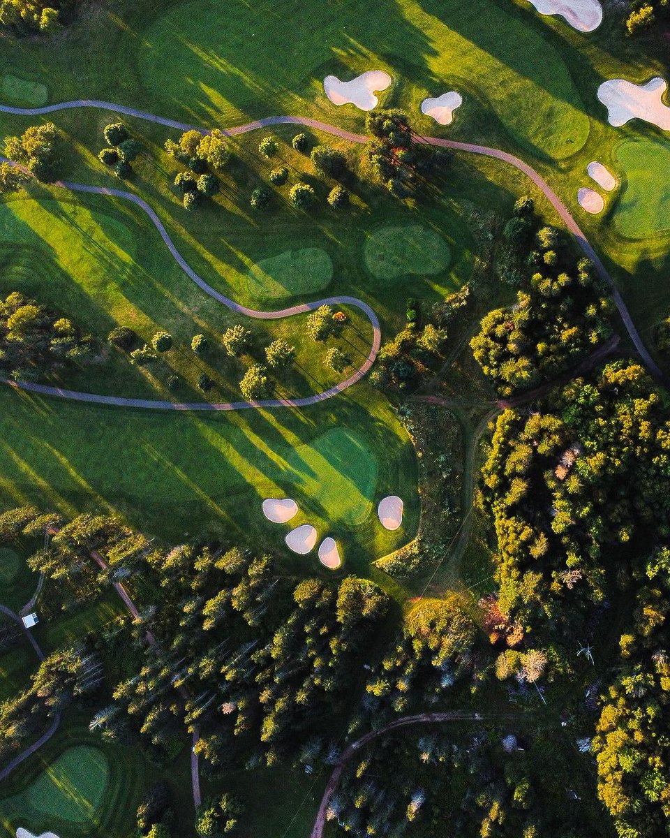 Who's in for a round? ⛳ 

📍 Mill River Resort
📷 Visuals of Dev