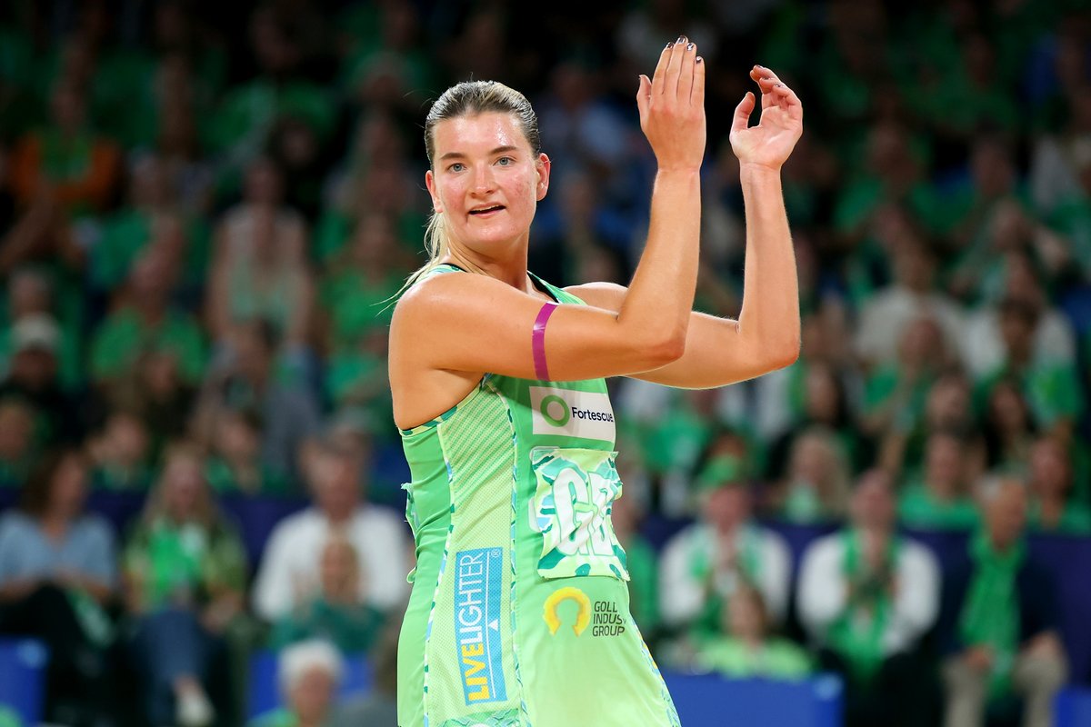 “I’ve gotten here, and I’ve fully embraced it, and I’ve loved it.” 
Hear from West Coast Fever and England Roses defender Fran Williams about adjusting to SSN rules 👉 supernetball.com.au/news/ive-loved…