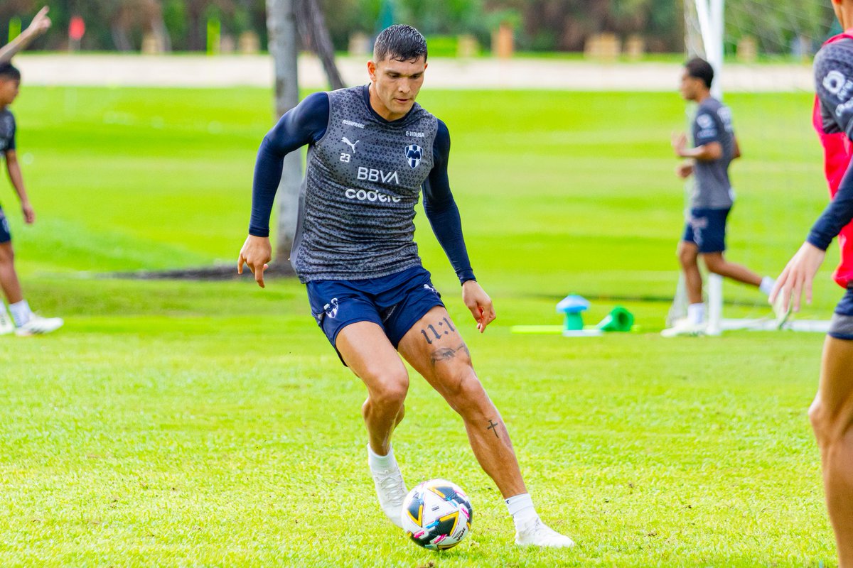 Los Ⓜ️uchachos en su trabajo en cancha.👟⚽

¡Venga!🔥#PretemporadaRayada