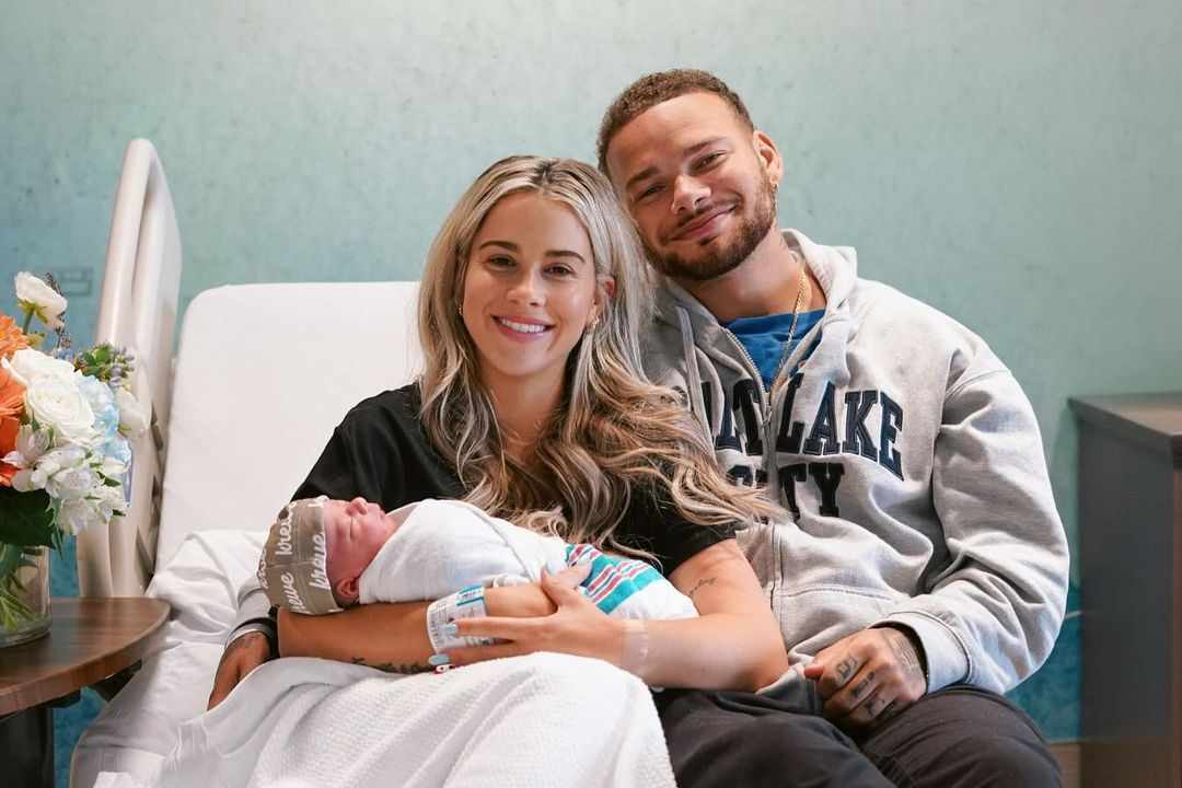 ACMC_Country's tweet image. Congratulations @kanebrown and Katelyn on the birth of your baby boy! 

Welcome to the world Krewe Allen Brown.
