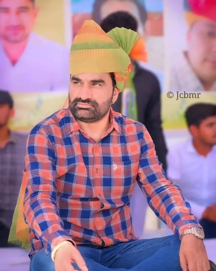 ParshuramGodara's tweet photo. जिंदगी में हमेशा सही के साथ खड़े रहे भले ही आपको अकेला ही क्यों न रहना पड़े 🤟♥️
#TeamHB #WithHB  @hanumanbeniwal https://t.co/5FBgOYiu9a