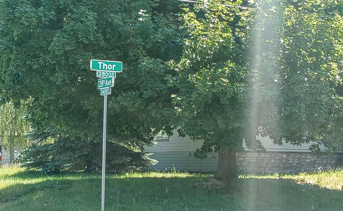 CindyHval's tweet photo. After saying a forever farewell to our beloved cat Thor last night, my aching heart was soothed by what I saw on my 1st assignment of the day.
#signs #cats #sunbeam #loss #thorslife #RIPThor https://t.co/qhNXCcDZFw