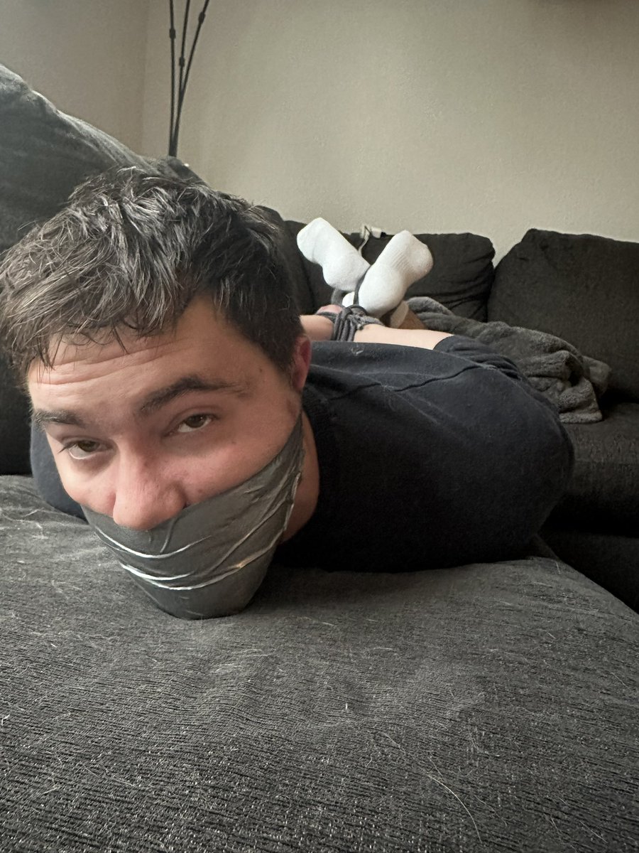 Captive83 tweet media