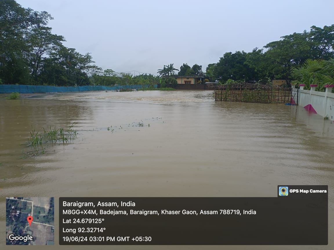 HussainHRO's tweet photo. Pray for Assam @PMOIndia @mariwalahealth @PritiSridhar ma'am @CMOfficeAssam Karimganj nd Hojai District of Assam in Flood. Ho sake tho unlogo ko madat kare loug Vhul se tadap raha hain.. https://t.co/YSsWtBOV30