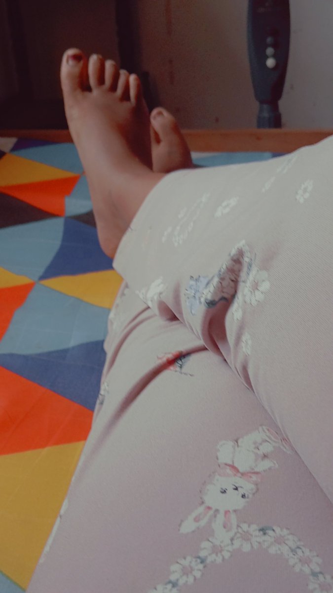 ItsGoddessMel's tweet photo. Who gonna pay for my pedicure 👣
#paypig #paypiggy #feetworshi̇p #feet #findom #femdom #srilanka https://t.co/2zZ1iUNuRd
