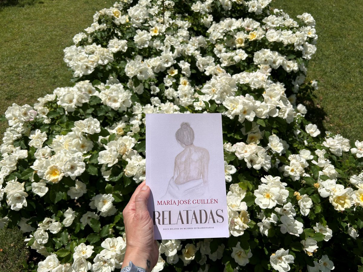 MisPalabrasconL's tweet photo. Buenos días y feliz jueves.  ¿Os cuento un secreto? 🤫 El periodista y escritor @JuanraLucas ha leído #Relatadas

¡No imagináis la ilusión que me ha hecho!  😊

#relatos #relato #mujeres #mujeresextraordinarias 

https://t.co/8yf8lWChdz https://t.co/YuMVs2hXg2