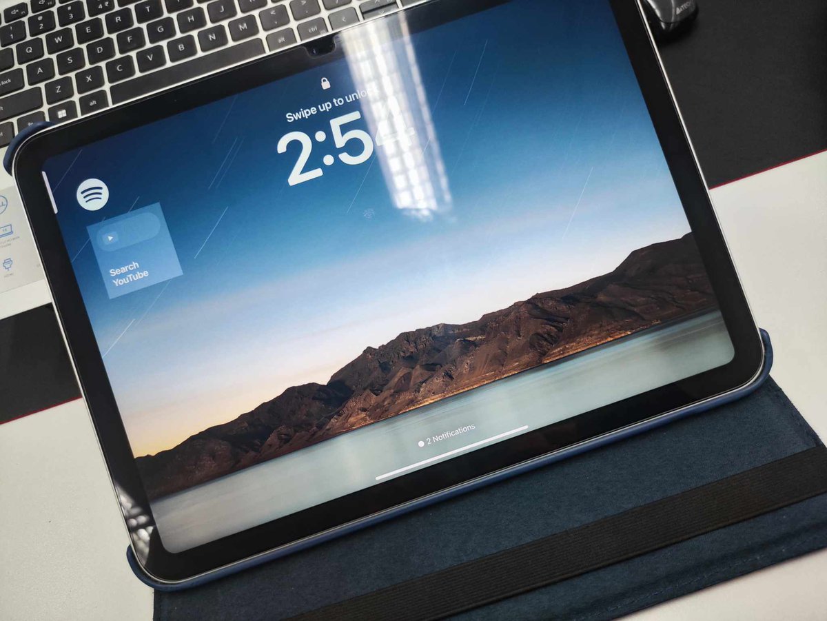 svt6_sbc's tweet photo. wts lfb ipad jet black 10th gen 256 gb ph

  🏷️ ₱ 30,000 payo 

• with orig box and charger
• free leather case
• barely used
• 99% smooth (mas makinis pa sakin)
— no issue | good as new

rfs: hindi nagagamit. need funds

loc: taguig, pasig
mod: lalamove only/meet up https://t.co/wDPVfPyKhZ
