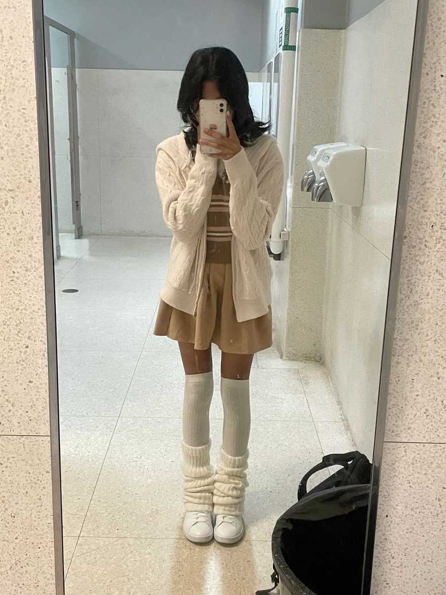 kiki tweet media