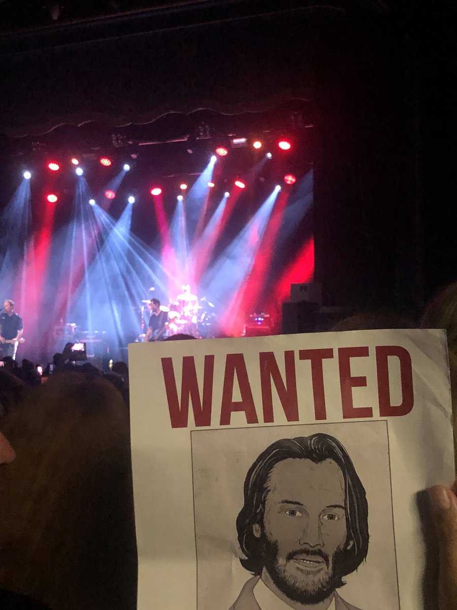 TheFadesBand's tweet photo. We found him!!
#thefadesband #lookingforkeanu #dogstarband https://t.co/R8bpj8URgO