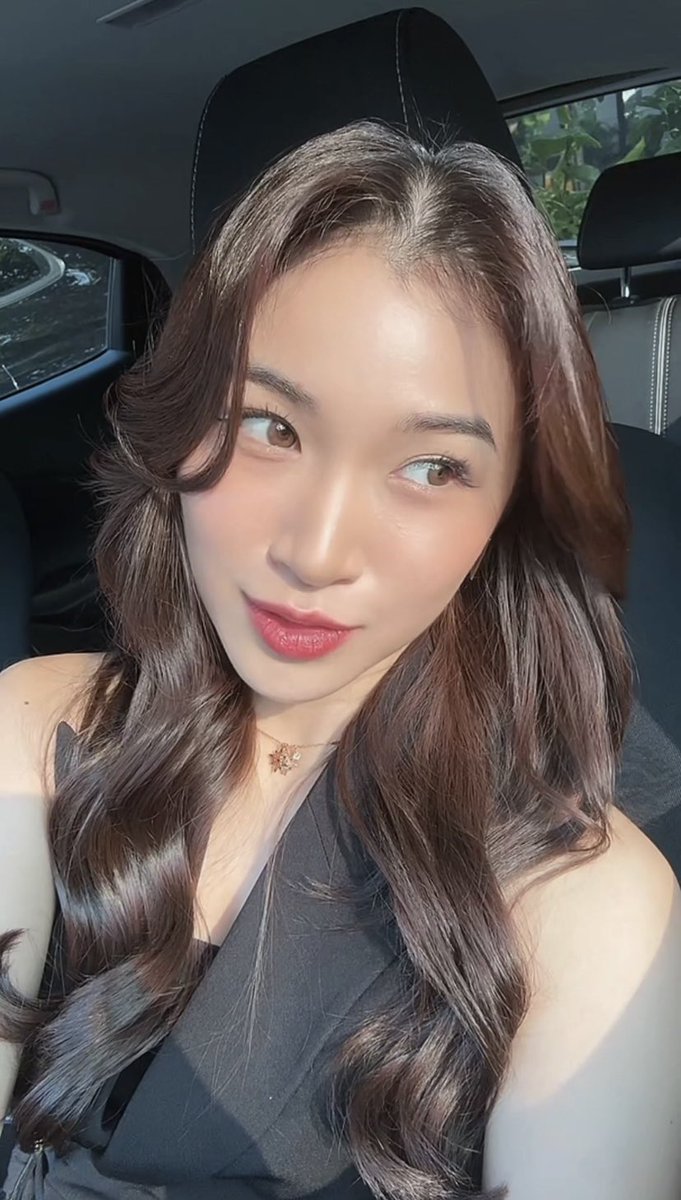 ellawvny's tweet photo. her face card holds way too much power alias SHANI CANTIK BANGETTTT PLEASE https://t.co/CHyr2LER9Z
