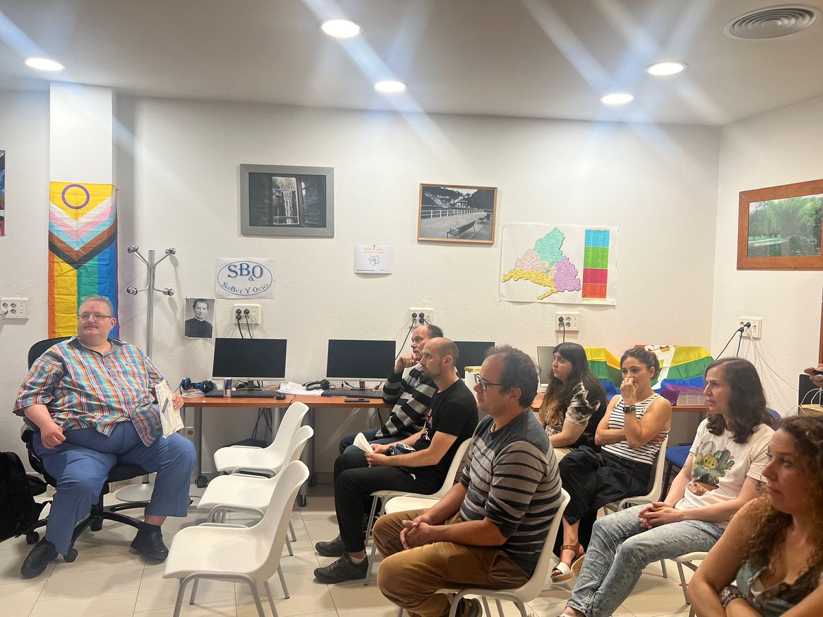 Actividad en Centro de Rehabilitación Laboral San Blas FundaciónManantial #DiversidadesMúltiples. Trabajan con conciencia gestión de emociones y capacidad de adaptación, así como la tolerancia y el respeto #LGTBIQA #diversidadEmocional #EspectroAutista #TOC #ProblemasSaludMental