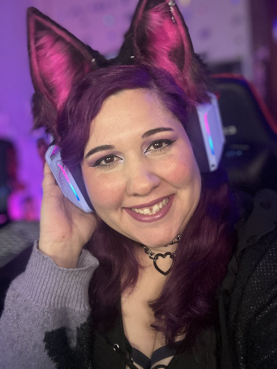 lupawolf152's tweet photo. Liiiive on Twitch!

First up - #RedDeadRP, Louisa will be continuing her medic training, starting to feel a little more confident.

From 8:30 we’ll team up with Team Spade another #SCHFstreamteam challenge from the GamesMaster. Come join, donate &amp; help guess the tv shows! https://t.co/Z8Zpe7i2GY