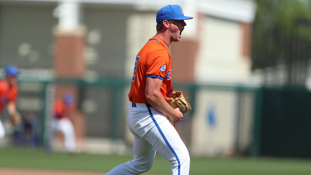 gatorsszn's tweet photo. Thank you Jac Caglianone and Brandon Neely 🐊

Two Gator Greats 🐐 https://t.co/ZXFfB6ugTf